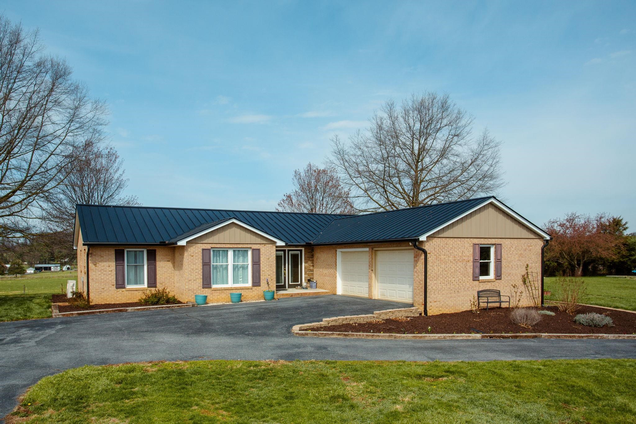 5260 E TIMBER RIDGE RD, MOUNT CRAWFORD, Virginia 22841, 3 Bedrooms Bedrooms, ,2 BathroomsBathrooms,Residential,5260 E TIMBER RIDGE RD,675023 MLS # 675023