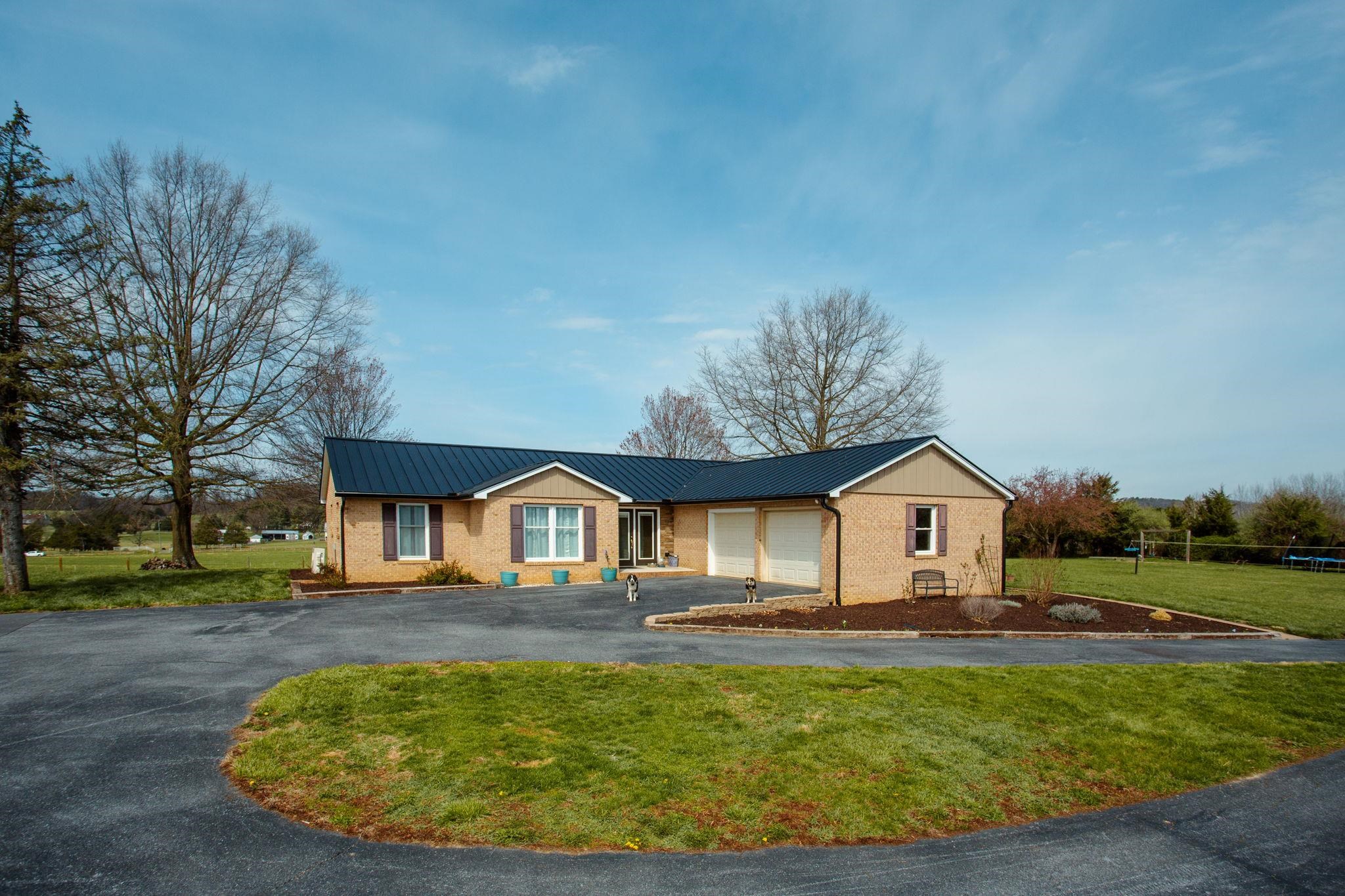 5260 E TIMBER RIDGE RD, MOUNT CRAWFORD, Virginia 22841, 3 Bedrooms Bedrooms, ,2 BathroomsBathrooms,Residential,5260 E TIMBER RIDGE RD,675023 MLS # 675023