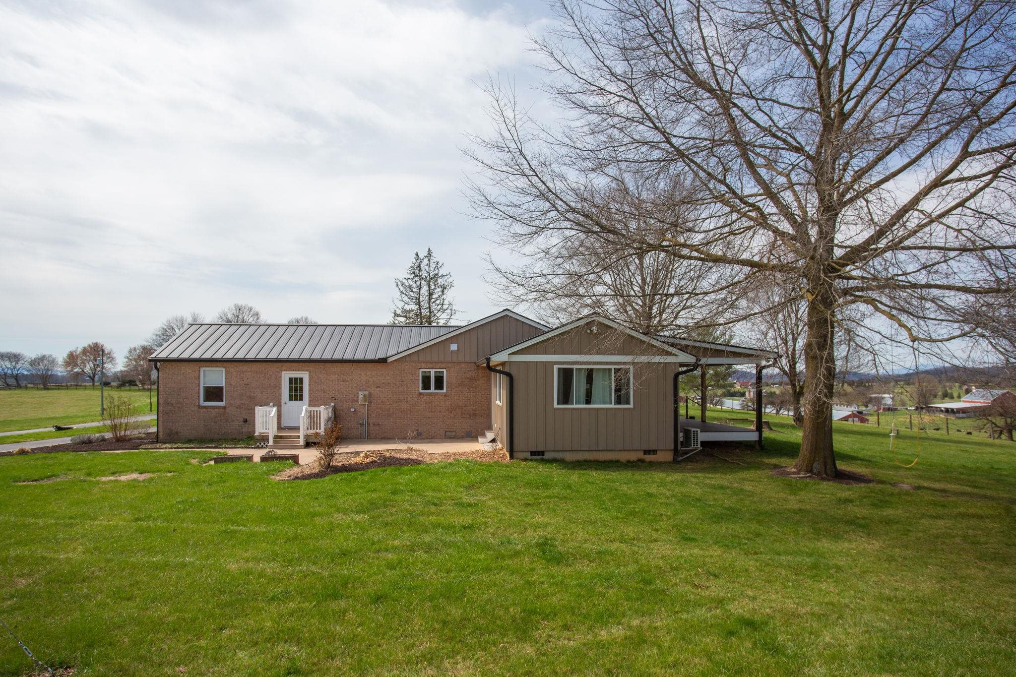 5260 E TIMBER RIDGE RD, MOUNT CRAWFORD, Virginia 22841, 3 Bedrooms Bedrooms, ,2 BathroomsBathrooms,Residential,5260 E TIMBER RIDGE RD,675023 MLS # 675023