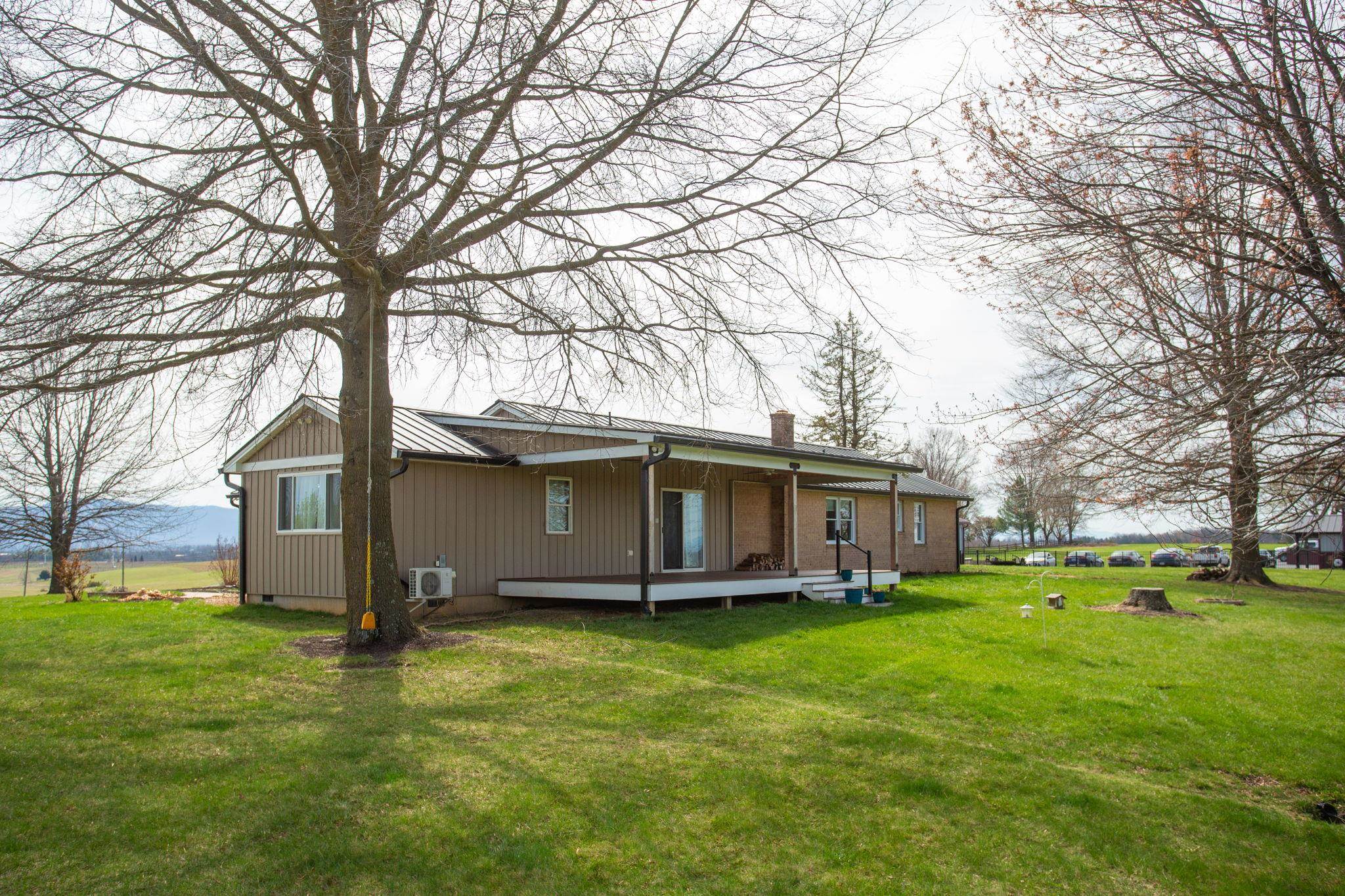 5260 E TIMBER RIDGE RD, MOUNT CRAWFORD, Virginia 22841, 3 Bedrooms Bedrooms, ,2 BathroomsBathrooms,Residential,5260 E TIMBER RIDGE RD,675023 MLS # 675023