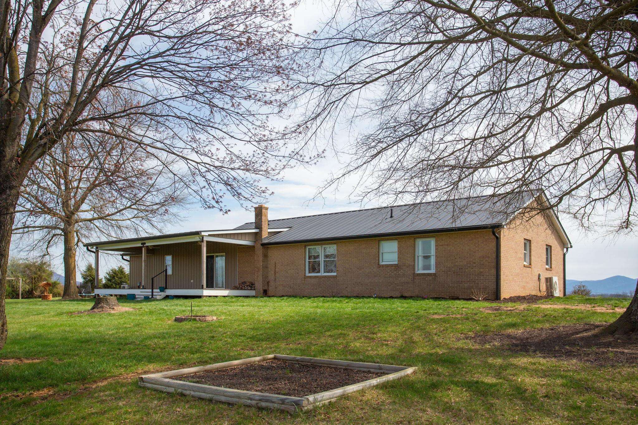 5260 E TIMBER RIDGE RD, MOUNT CRAWFORD, Virginia 22841, 3 Bedrooms Bedrooms, ,2 BathroomsBathrooms,Residential,5260 E TIMBER RIDGE RD,675023 MLS # 675023