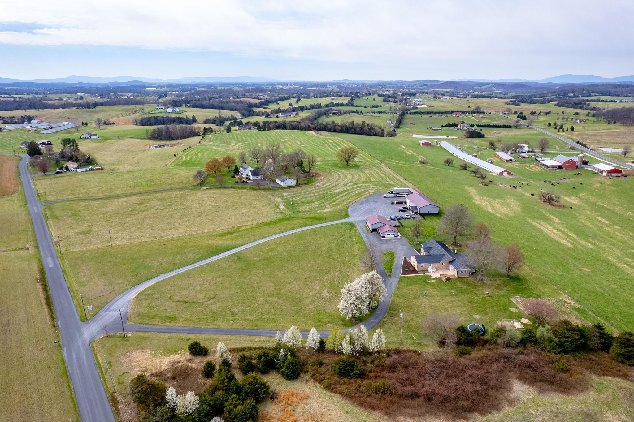 5260 E TIMBER RIDGE RD, MOUNT CRAWFORD, Virginia 22841, 3 Bedrooms Bedrooms, ,2 BathroomsBathrooms,Residential,5260 E TIMBER RIDGE RD,675023 MLS # 675023