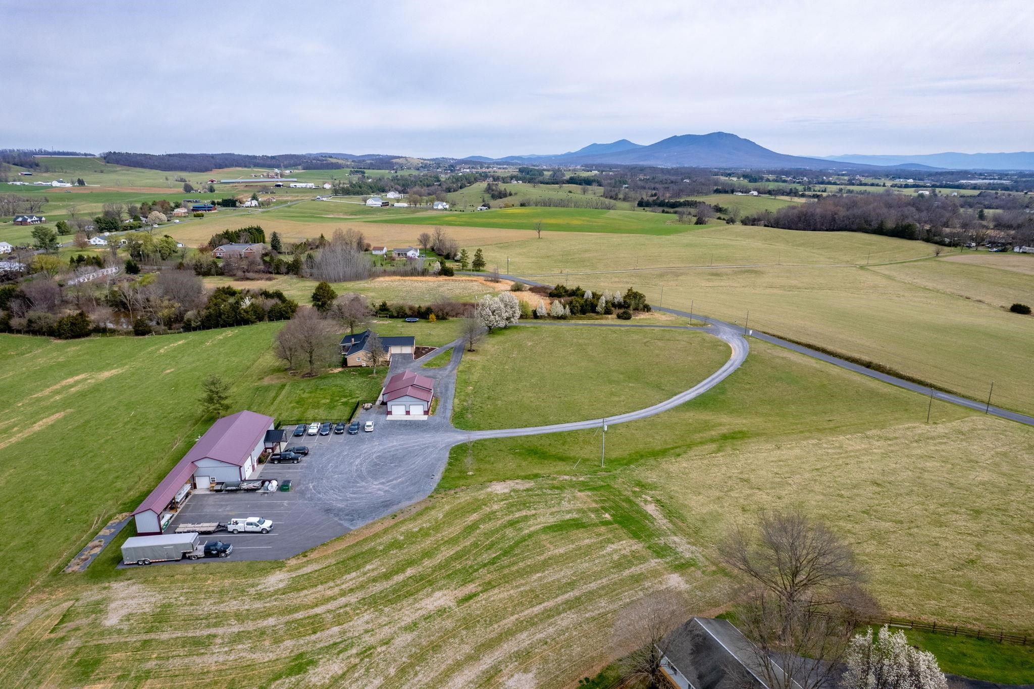 5260 E TIMBER RIDGE RD, MOUNT CRAWFORD, Virginia 22841, 3 Bedrooms Bedrooms, ,2 BathroomsBathrooms,Residential,5260 E TIMBER RIDGE RD,675023 MLS # 675023