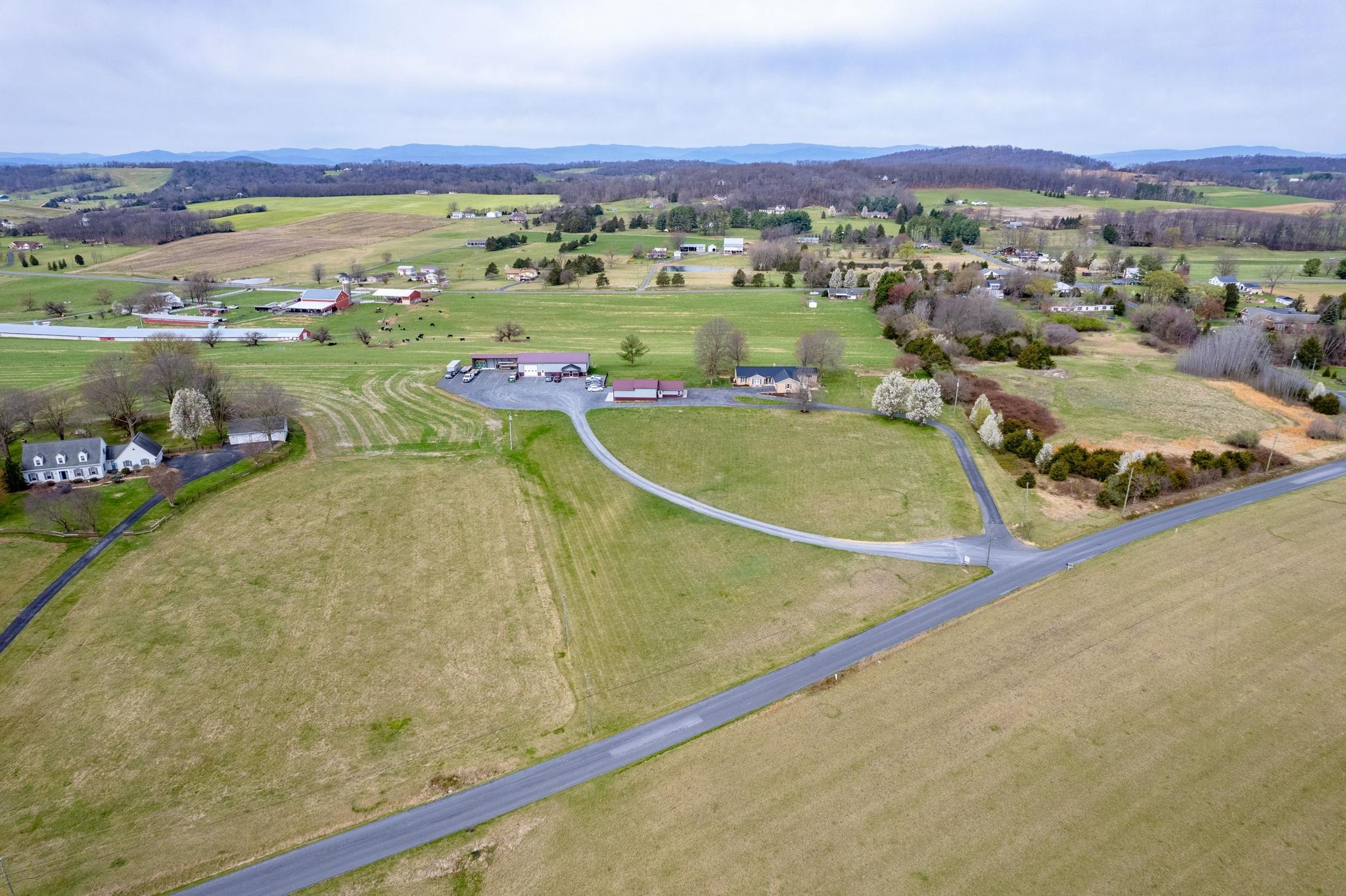 5260 E TIMBER RIDGE RD, MOUNT CRAWFORD, Virginia 22841, 3 Bedrooms Bedrooms, ,2 BathroomsBathrooms,Residential,5260 E TIMBER RIDGE RD,675023 MLS # 675023