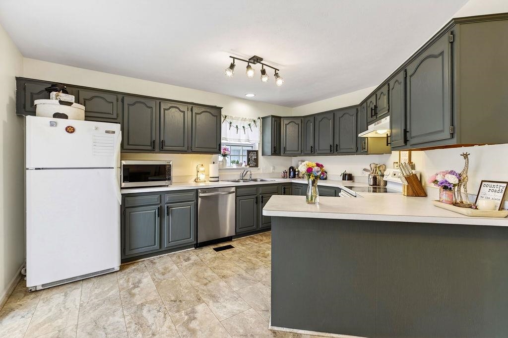 213 ADVENTURE TRL, WAYNESBORO, Virginia 22980, 3 Bedrooms Bedrooms, ,2 BathroomsBathrooms,Residential,213 ADVENTURE TRL,675026 MLS # 675026