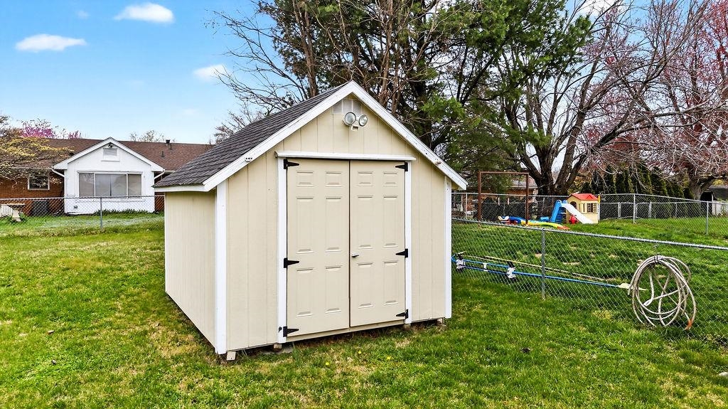 213 ADVENTURE TRL, WAYNESBORO, Virginia 22980, 3 Bedrooms Bedrooms, ,2 BathroomsBathrooms,Residential,213 ADVENTURE TRL,675026 MLS # 675026