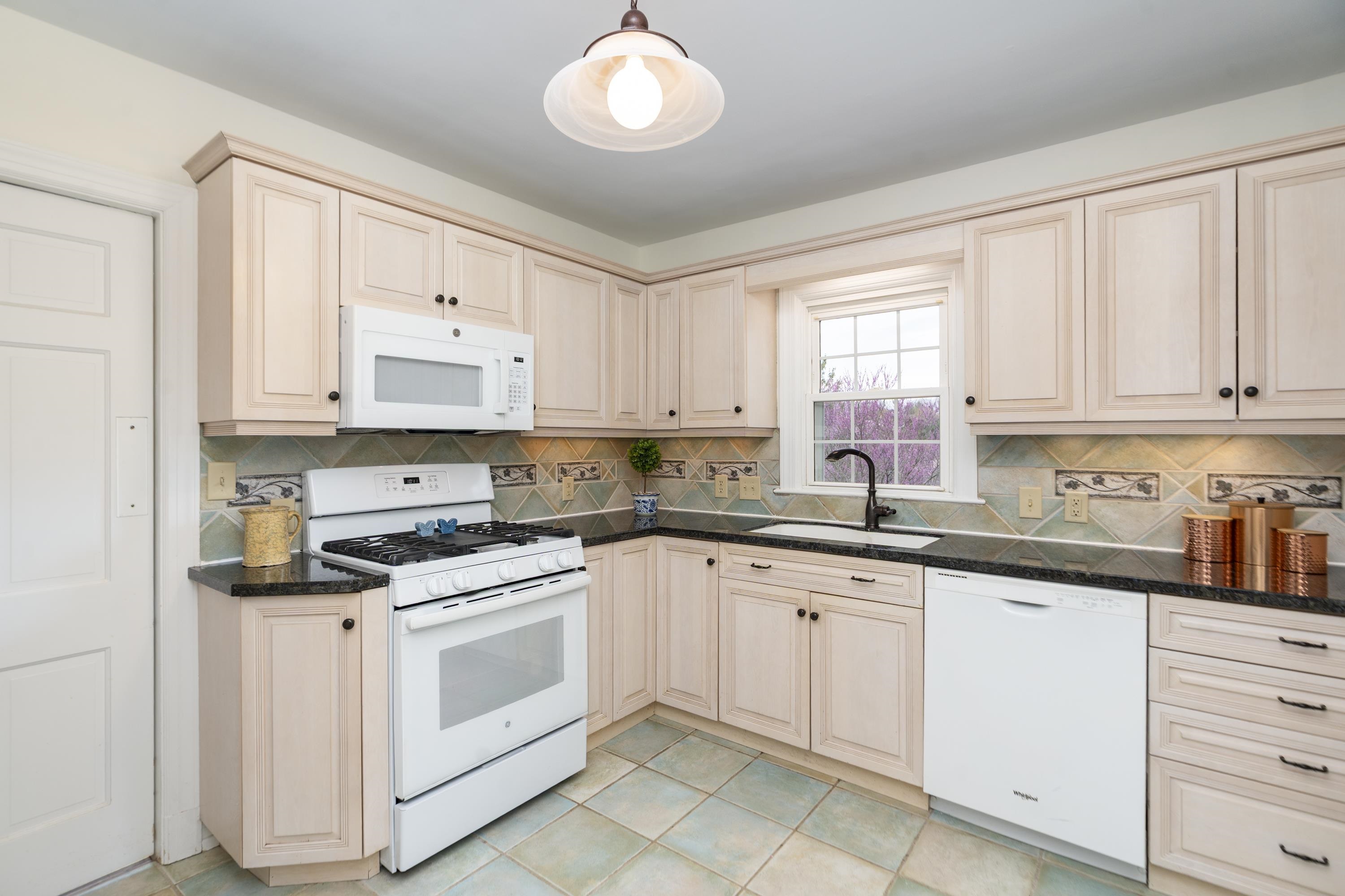 1000 SELMA BLVD, STAUNTON, Virginia 24401, 3 Bedrooms Bedrooms, ,1 BathroomBathrooms,Residential,1000 SELMA BLVD,675027 MLS # 675027 1000 SELMA BLVD, STAUNTON, Virginia 24401, 3 Bedrooms Bedrooms, ,1 BathroomBathrooms,Residential,1000 SELMA BLVD,675027 MLS # 675027