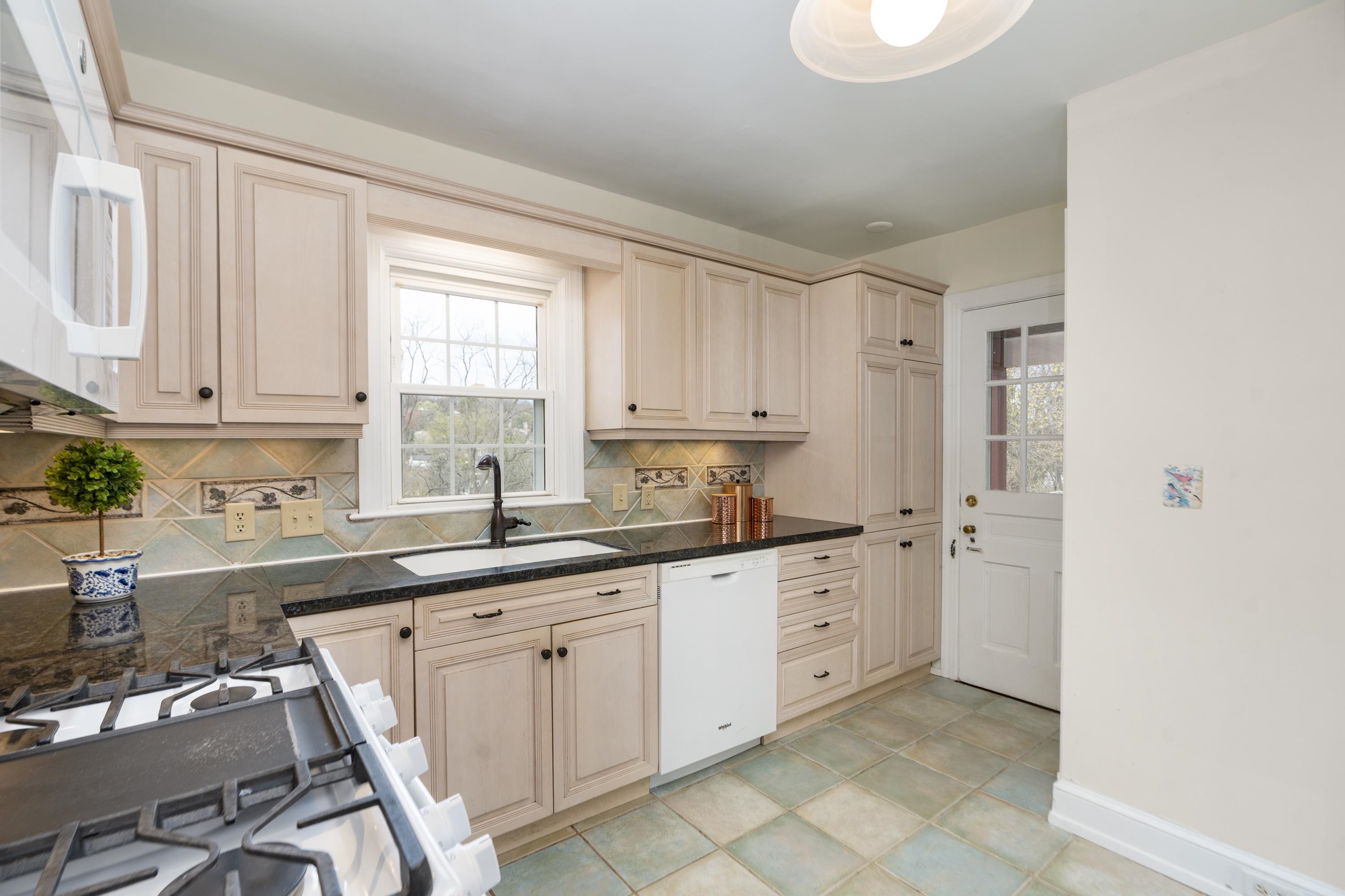 1000 SELMA BLVD, STAUNTON, Virginia 24401, 3 Bedrooms Bedrooms, ,1 BathroomBathrooms,Residential,1000 SELMA BLVD,675027 MLS # 675027 1000 SELMA BLVD, STAUNTON, Virginia 24401, 3 Bedrooms Bedrooms, ,1 BathroomBathrooms,Residential,1000 SELMA BLVD,675027 MLS # 675027