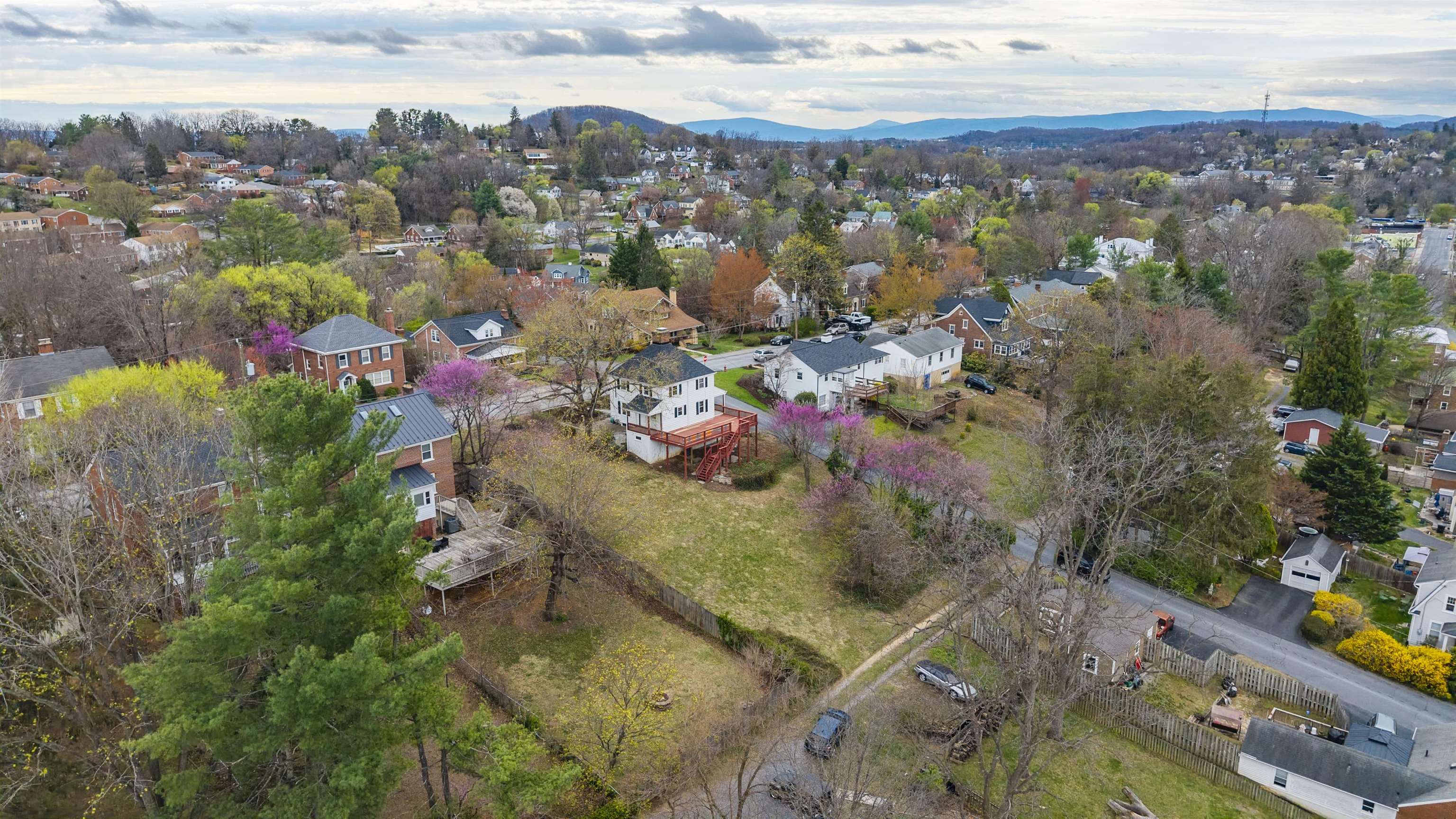 1000 SELMA BLVD, STAUNTON, Virginia 24401, 3 Bedrooms Bedrooms, ,1 BathroomBathrooms,Residential,1000 SELMA BLVD,675027 MLS # 675027 1000 SELMA BLVD, STAUNTON, Virginia 24401, 3 Bedrooms Bedrooms, ,1 BathroomBathrooms,Residential,1000 SELMA BLVD,675027 MLS # 675027