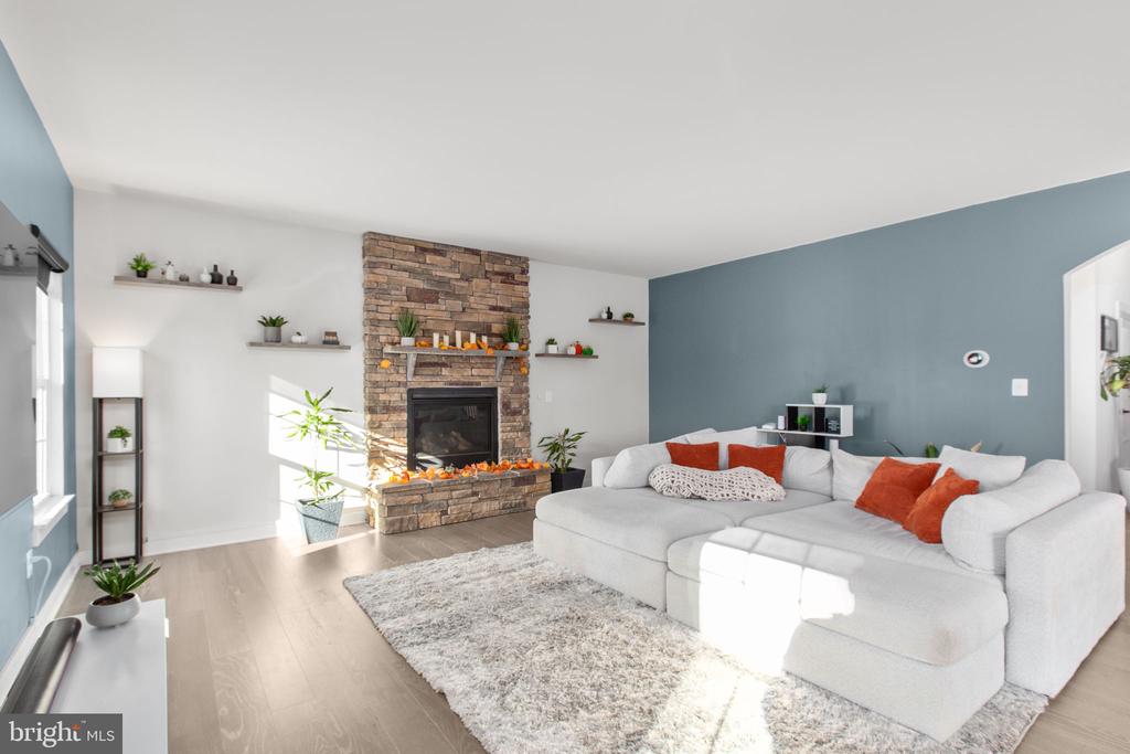 12301 FAWN LAKE PKWY, SPOTSYLVANIA, Virginia 22551, 5 Bedrooms Bedrooms, ,4 BathroomsBathrooms,Residential,12301 FAWN LAKE PKWY,VASP2037598 MLS # VASP2037598