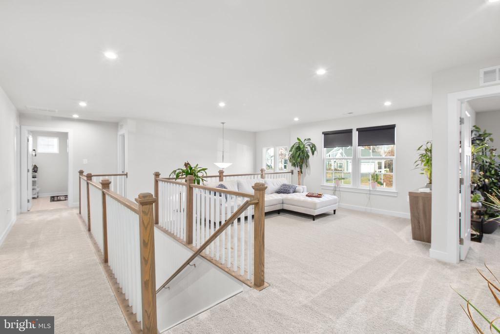 12301 FAWN LAKE PKWY, SPOTSYLVANIA, Virginia 22551, 5 Bedrooms Bedrooms, ,4 BathroomsBathrooms,Residential,12301 FAWN LAKE PKWY,VASP2037598 MLS # VASP2037598