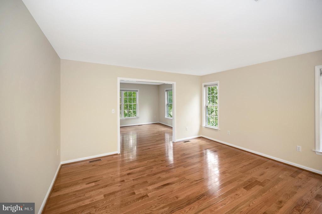 1115 EASTOVER PKWY, LOCUST GROVE, Virginia 22508, 4 Bedrooms Bedrooms, ,3 BathroomsBathrooms,Residential,1115 EASTOVER PKWY,VAOR2013534 MLS # VAOR2013534