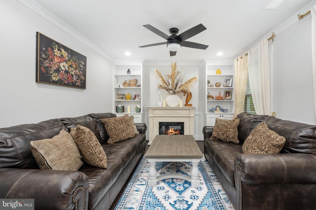 11204 HONOR BRIDGE FARM PLACE PL, SPOTSYLVANIA, Virginia 22551, 5 Bedrooms Bedrooms, ,3 BathroomsBathrooms,Residential,11204 HONOR BRIDGE FARM PLACE PL,VASP2039750 MLS # VASP2039750