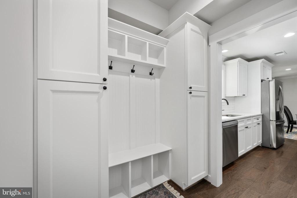 11204 HONOR BRIDGE FARM PLACE PL, SPOTSYLVANIA, Virginia 22551, 5 Bedrooms Bedrooms, ,3 BathroomsBathrooms,Residential,11204 HONOR BRIDGE FARM PLACE PL,VASP2039750 MLS # VASP2039750