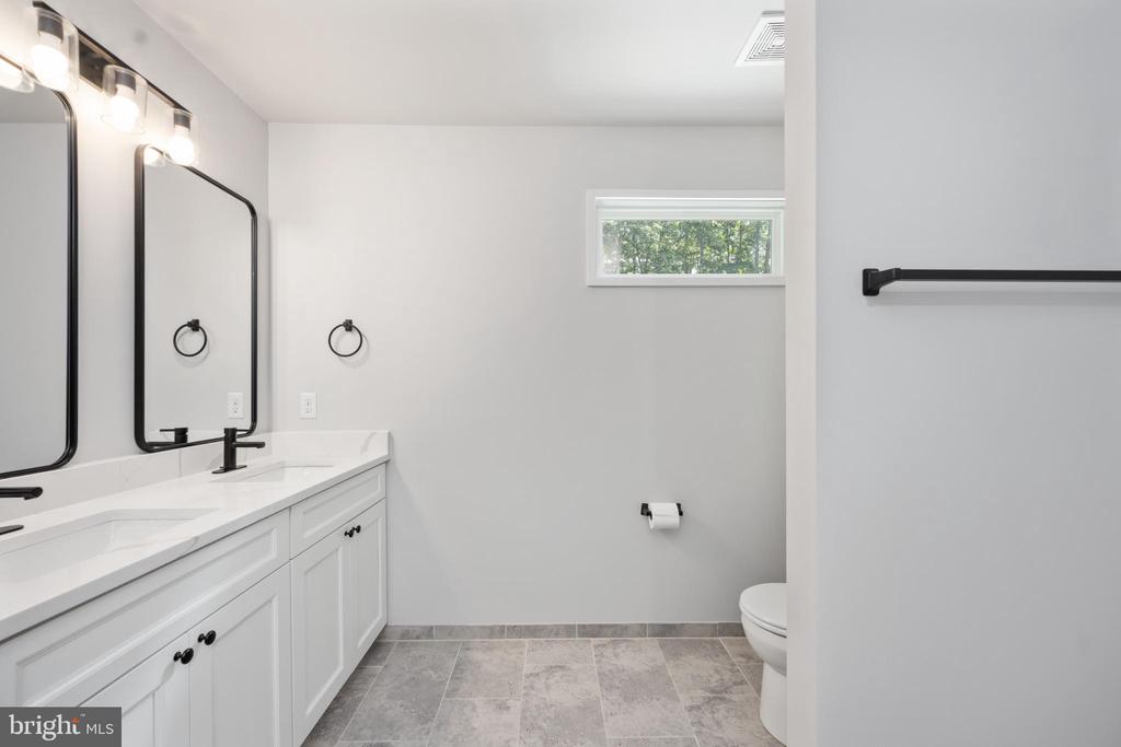 11204 HONOR BRIDGE FARM PLACE PL, SPOTSYLVANIA, Virginia 22551, 5 Bedrooms Bedrooms, ,3 BathroomsBathrooms,Residential,11204 HONOR BRIDGE FARM PLACE PL,VASP2039750 MLS # VASP2039750