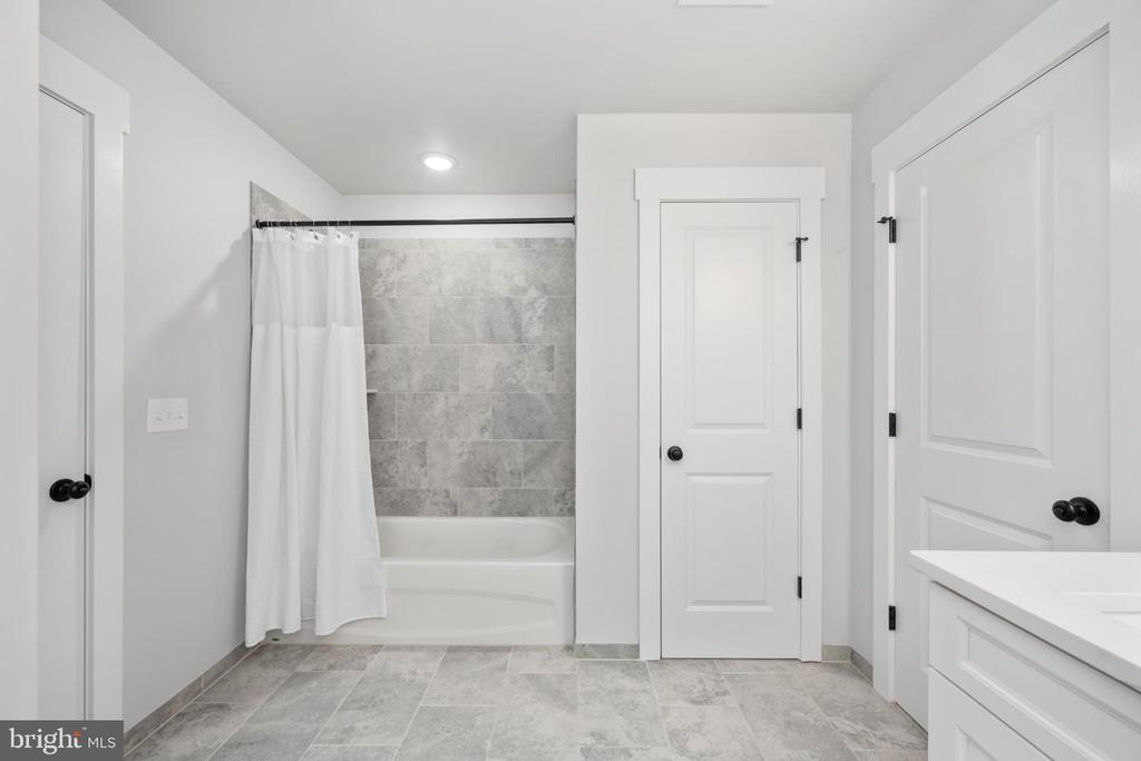 11204 HONOR BRIDGE FARM PLACE PL, SPOTSYLVANIA, Virginia 22551, 5 Bedrooms Bedrooms, ,3 BathroomsBathrooms,Residential,11204 HONOR BRIDGE FARM PLACE PL,VASP2039750 MLS # VASP2039750