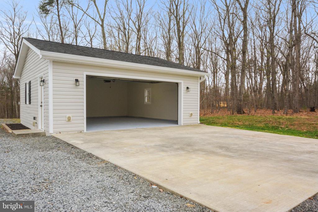 10206 BATTLEFIELD DR, SPOTSYLVANIA, Virginia 22553, 3 Bedrooms Bedrooms, ,2 BathroomsBathrooms,Residential,10206 BATTLEFIELD DR,VASP2040380 MLS # VASP2040380