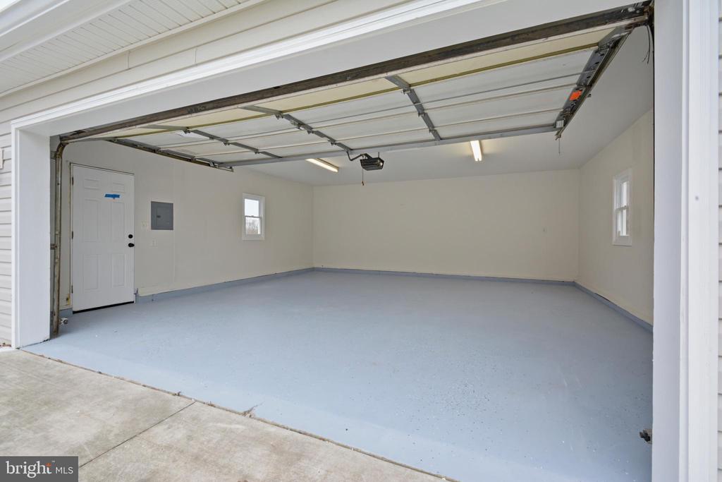 10206 BATTLEFIELD DR, SPOTSYLVANIA, Virginia 22553, 3 Bedrooms Bedrooms, ,2 BathroomsBathrooms,Residential,10206 BATTLEFIELD DR,VASP2040380 MLS # VASP2040380