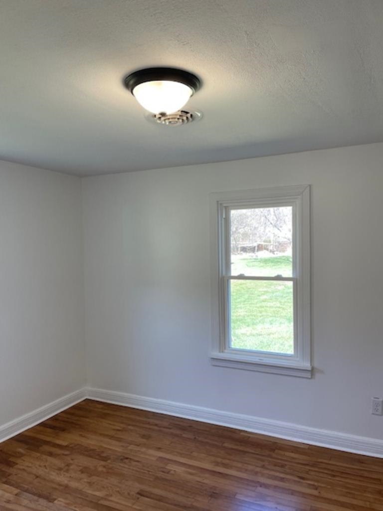 336 W RAILROAD AVE, CRAIGSVILLE, Virginia 24430, 3 Bedrooms Bedrooms, ,1 BathroomBathrooms,Residential,336 W RAILROAD AVE,675032 MLS # 675032 336 W RAILROAD AVE, CRAIGSVILLE, Virginia 24430, 3 Bedrooms Bedrooms, ,1 BathroomBathrooms,Residential,336 W RAILROAD AVE,675032 MLS # 675032