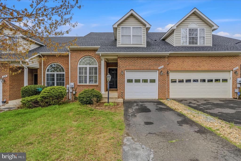 220 W RIDGE CT, WARRENTON, Virginia 20186, 4 Bedrooms Bedrooms, ,3 BathroomsBathrooms,Residential,220 W RIDGE CT,VAFQ2021028 MLS # VAFQ2021028 220 W RIDGE CT, WARRENTON, Virginia 20186, 4 Bedrooms Bedrooms, ,3 BathroomsBathrooms,Residential,220 W RIDGE CT,VAFQ2021028 MLS # VAFQ2021028