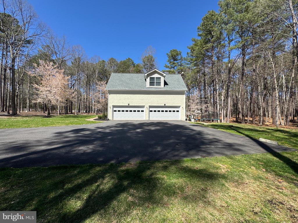 12001 HONOR BRIDGE FARM DR, SPOTSYLVANIA, Virginia 22551, 7 Bedrooms Bedrooms, ,5 BathroomsBathrooms,Residential,12001 HONOR BRIDGE FARM DR,VASP2040442 MLS # VASP2040442