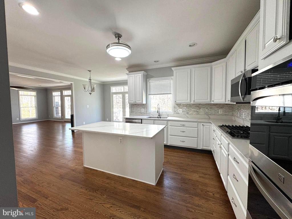 12001 HONOR BRIDGE FARM DR, SPOTSYLVANIA, Virginia 22551, 7 Bedrooms Bedrooms, ,5 BathroomsBathrooms,Residential,12001 HONOR BRIDGE FARM DR,VASP2040442 MLS # VASP2040442