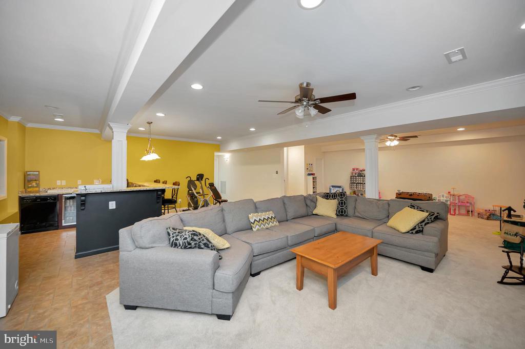 12001 HONOR BRIDGE FARM DR, SPOTSYLVANIA, Virginia 22551, 7 Bedrooms Bedrooms, ,5 BathroomsBathrooms,Residential,12001 HONOR BRIDGE FARM DR,VASP2040442 MLS # VASP2040442