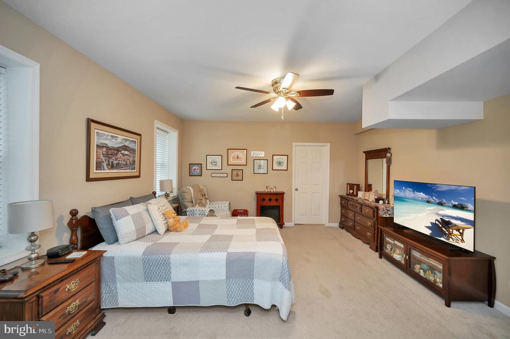 12001 HONOR BRIDGE FARM DR, SPOTSYLVANIA, Virginia 22551, 7 Bedrooms Bedrooms, ,5 BathroomsBathrooms,Residential,12001 HONOR BRIDGE FARM DR,VASP2040442 MLS # VASP2040442