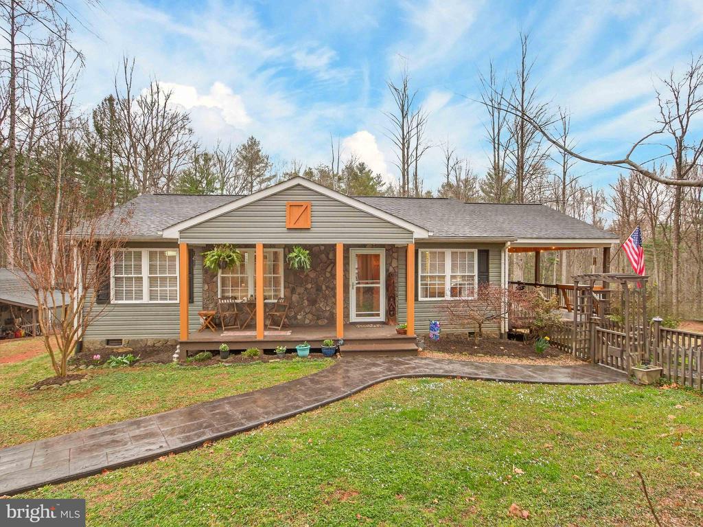 2586 W HOOVER RD, HAYWOOD, Virginia 22722, 3 Bedrooms Bedrooms, ,2 BathroomsBathrooms,Residential,2586 W HOOVER RD,VAMA2002666 MLS # VAMA2002666