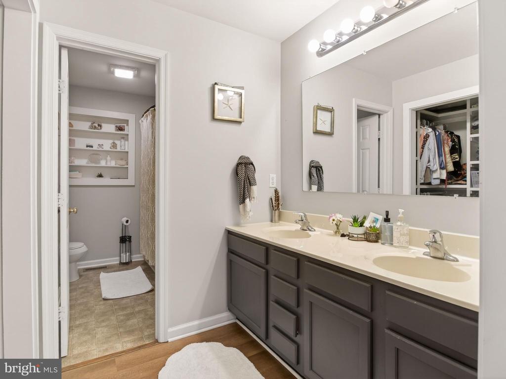 2586 W HOOVER RD, HAYWOOD, Virginia 22722, 3 Bedrooms Bedrooms, ,2 BathroomsBathrooms,Residential,2586 W HOOVER RD,VAMA2002666 MLS # VAMA2002666