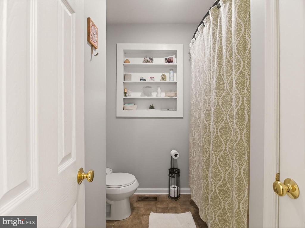 2586 W HOOVER RD, HAYWOOD, Virginia 22722, 3 Bedrooms Bedrooms, ,2 BathroomsBathrooms,Residential,2586 W HOOVER RD,VAMA2002666 MLS # VAMA2002666