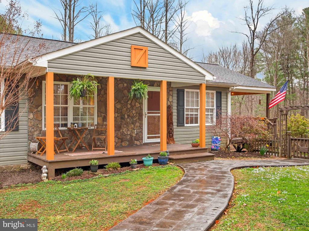 2586 W HOOVER RD, HAYWOOD, Virginia 22722, 3 Bedrooms Bedrooms, ,2 BathroomsBathrooms,Residential,2586 W HOOVER RD,VAMA2002666 MLS # VAMA2002666