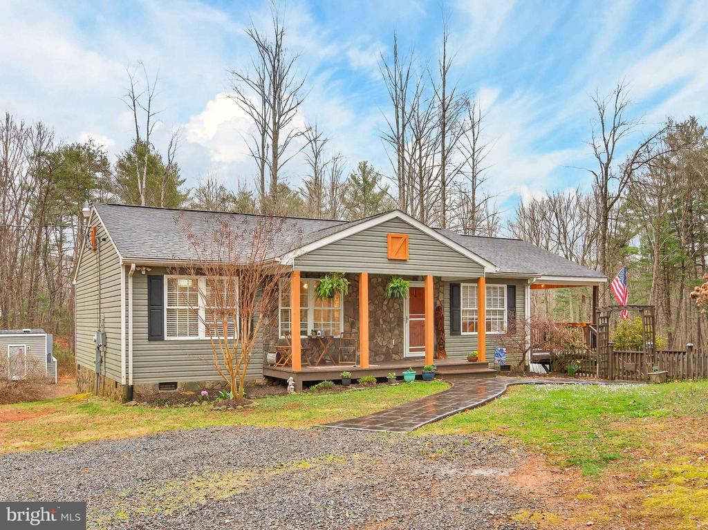 2586 W HOOVER RD, HAYWOOD, Virginia 22722, 3 Bedrooms Bedrooms, ,2 BathroomsBathrooms,Residential,2586 W HOOVER RD,VAMA2002666 MLS # VAMA2002666