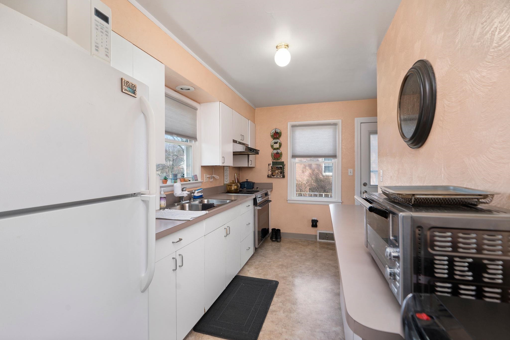 85 SHARON ST, HARRISONBURG, Virginia 22801, 3 Bedrooms Bedrooms, ,1 BathroomBathrooms,Residential,85 SHARON ST,675034 MLS # 675034