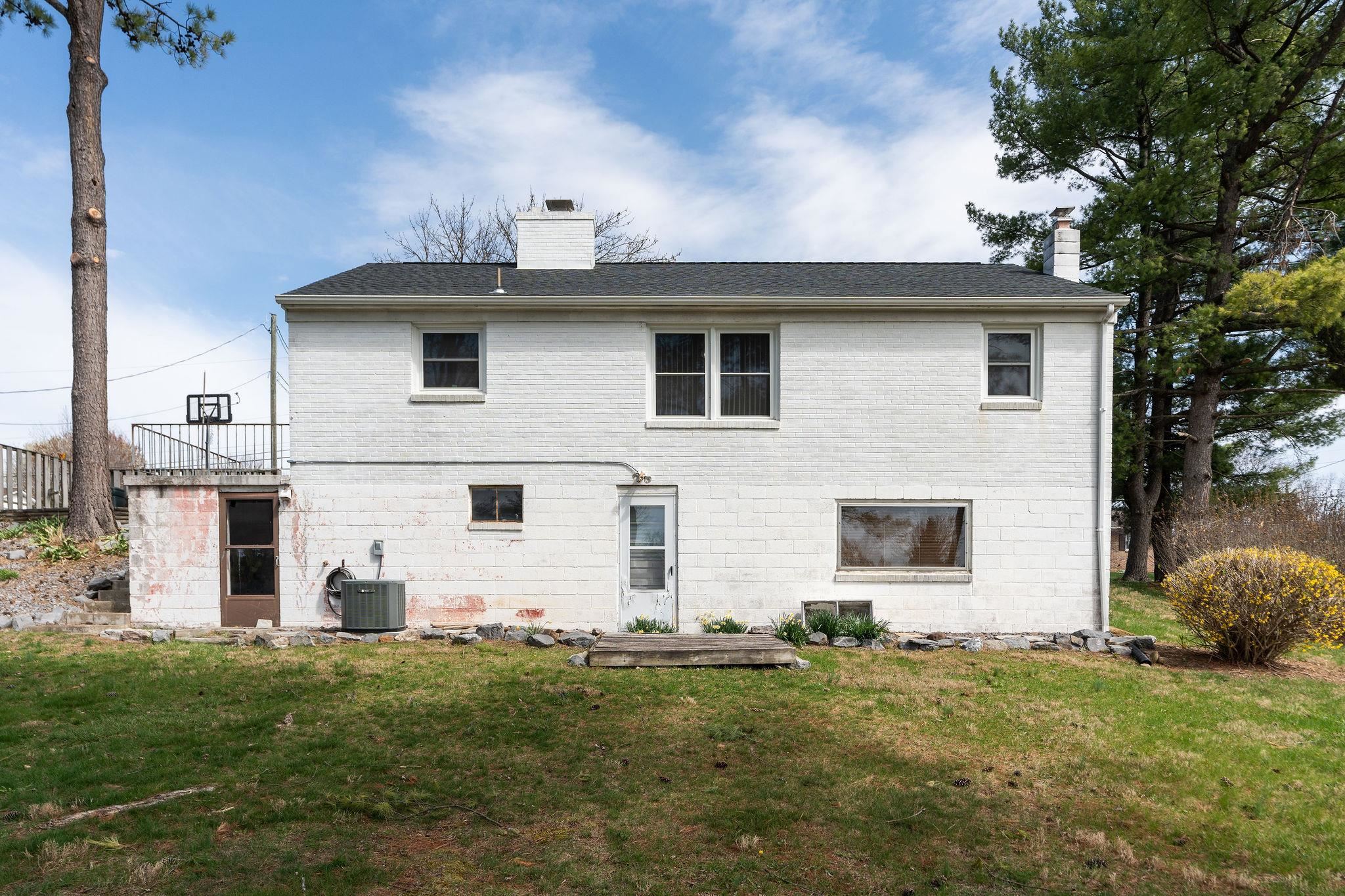 85 SHARON ST, HARRISONBURG, Virginia 22801, 3 Bedrooms Bedrooms, ,1 BathroomBathrooms,Residential,85 SHARON ST,675034 MLS # 675034