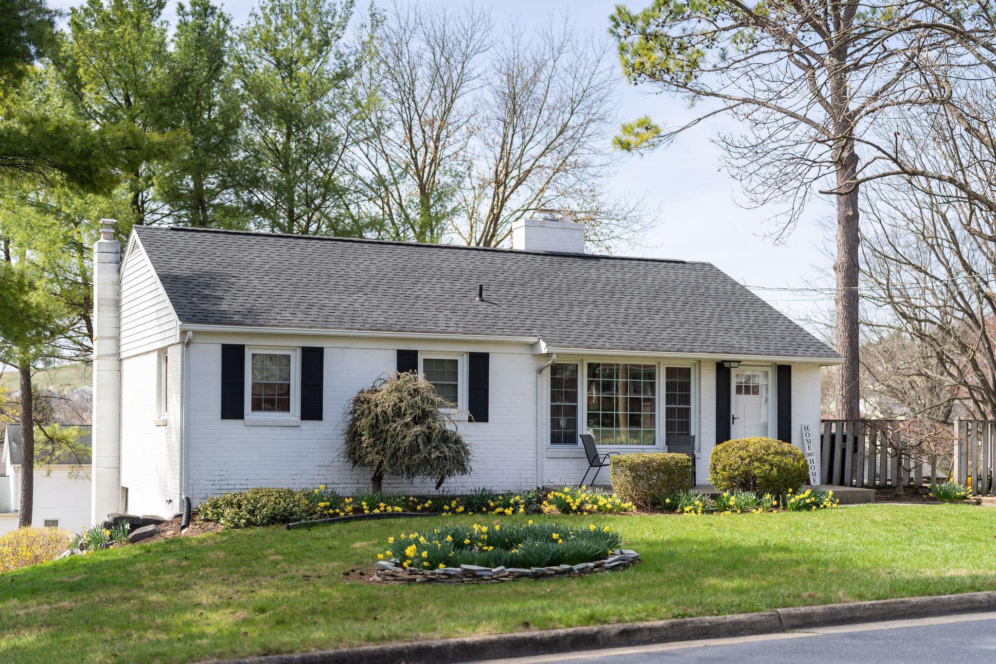 85 SHARON ST, HARRISONBURG, Virginia 22801, 3 Bedrooms Bedrooms, ,1 BathroomBathrooms,Residential,85 SHARON ST,675034 MLS # 675034