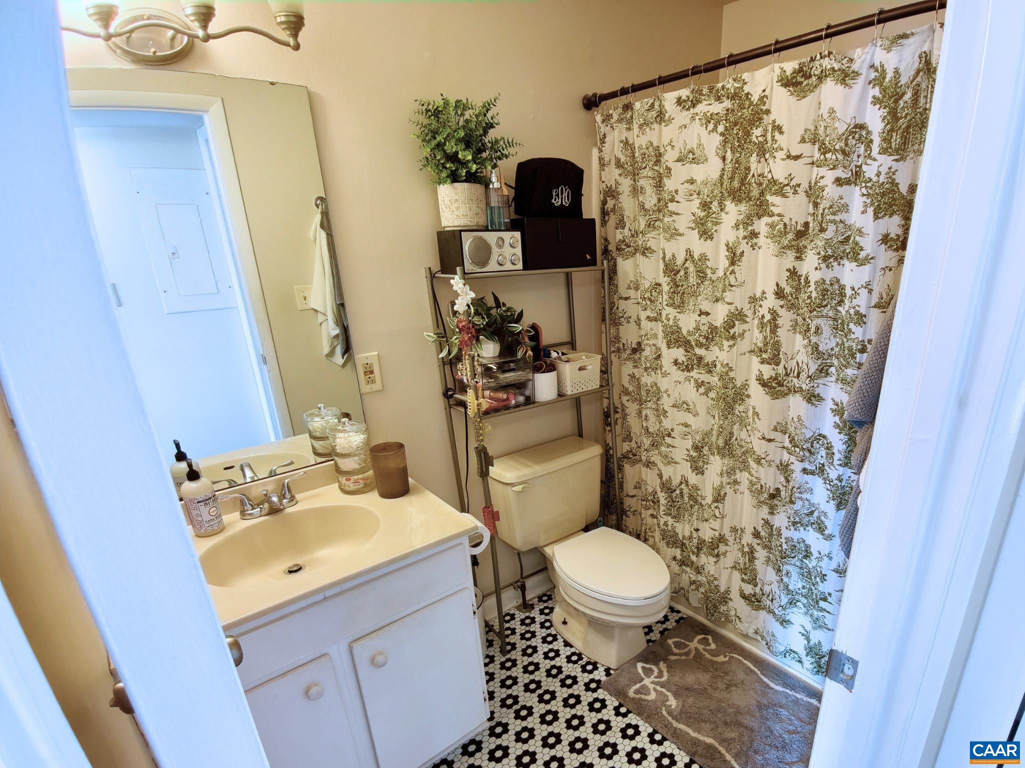 1243 CEDARS CT, CHARLOTTESVILLE, Virginia 22903, 1 Bedroom Bedrooms, ,1 BathroomBathrooms,Residential,1243 CEDARS CT,675036 MLS # 675036 1243 CEDARS CT, CHARLOTTESVILLE, Virginia 22903, 1 Bedroom Bedrooms, ,1 BathroomBathrooms,Residential,1243 CEDARS CT,675036 MLS # 675036