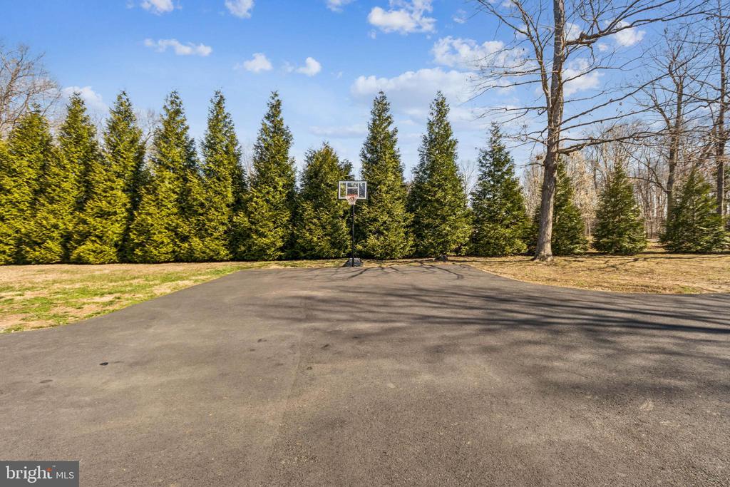 8174 BLACK WALNUT RUN RD, RHOADESVILLE, Virginia 22542, 3 Bedrooms Bedrooms, ,2 BathroomsBathrooms,Residential,8174 BLACK WALNUT RUN RD,VAOR2013636 MLS # VAOR2013636