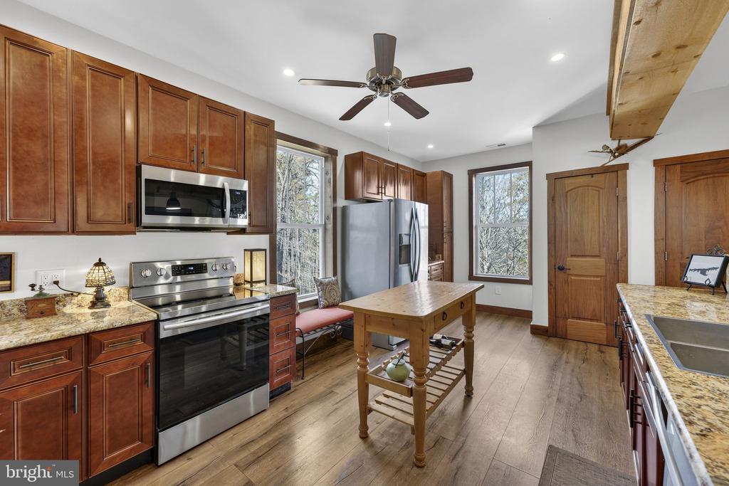 40 ANGEL KISS LN, CASTLETON, Virginia 22716, 2 Bedrooms Bedrooms, ,2 BathroomsBathrooms,Residential,40 ANGEL KISS LN,VARP2002550 MLS # VARP2002550