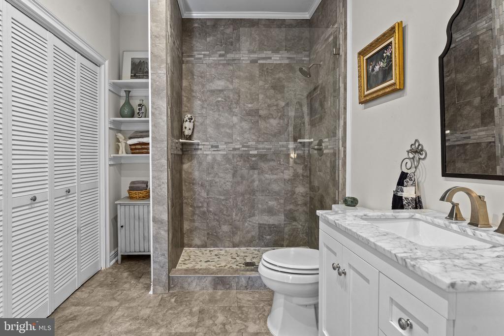 40 ANGEL KISS LN, CASTLETON, Virginia 22716, 2 Bedrooms Bedrooms, ,2 BathroomsBathrooms,Residential,40 ANGEL KISS LN,VARP2002550 MLS # VARP2002550