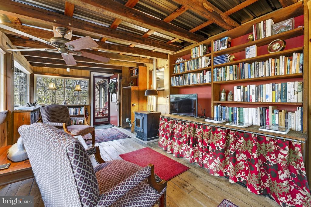 40 ANGEL KISS LN, CASTLETON, Virginia 22716, 2 Bedrooms Bedrooms, ,2 BathroomsBathrooms,Residential,40 ANGEL KISS LN,VARP2002550 MLS # VARP2002550