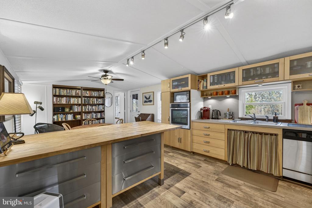 40 ANGEL KISS LN, CASTLETON, Virginia 22716, 2 Bedrooms Bedrooms, ,2 BathroomsBathrooms,Residential,40 ANGEL KISS LN,VARP2002550 MLS # VARP2002550