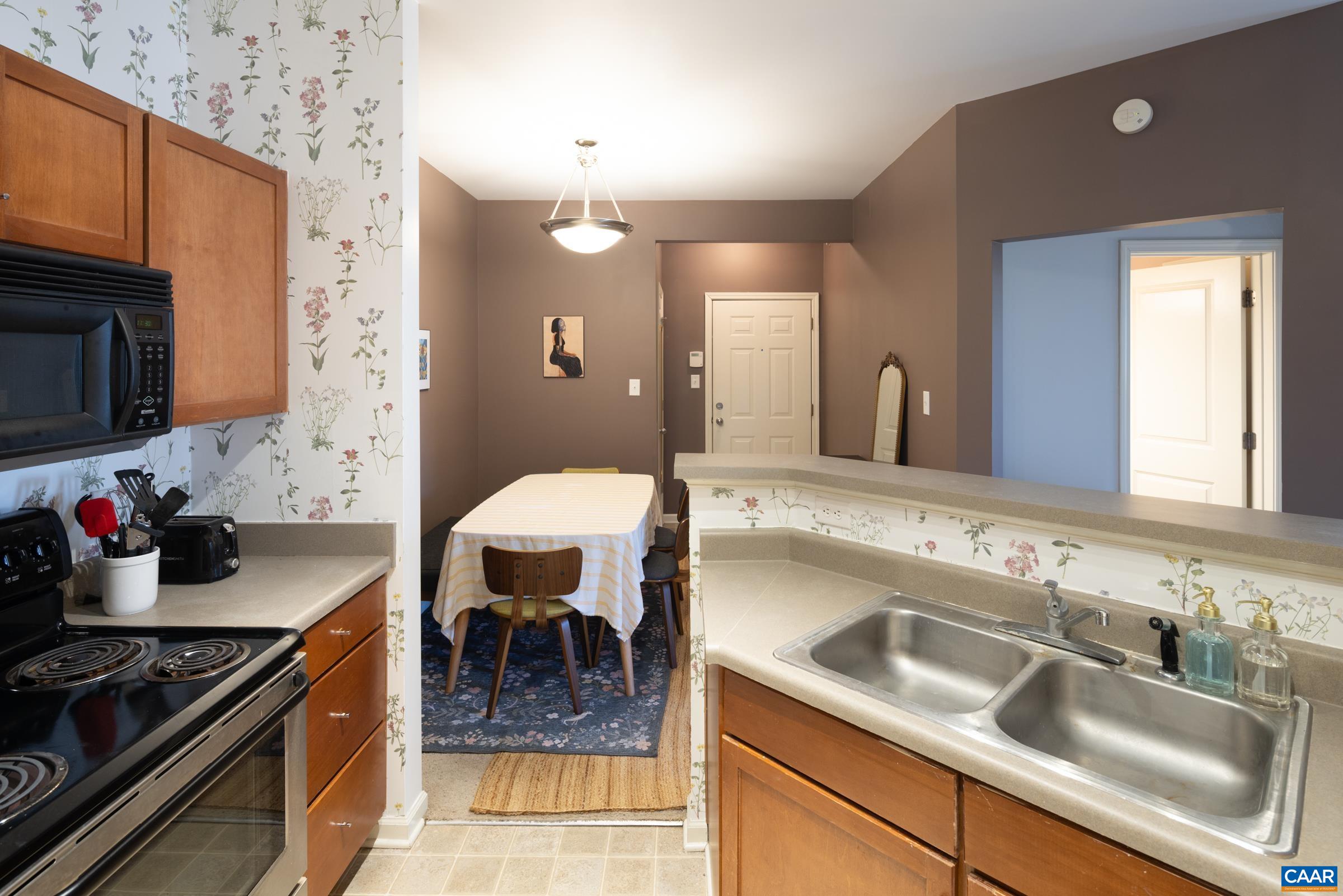 750 WALKER SQ, CHARLOTTESVILLE, Virginia 22903, 1 Bedroom Bedrooms, ,1 BathroomBathrooms,Residential,750 WALKER SQ,675031 MLS # 675031