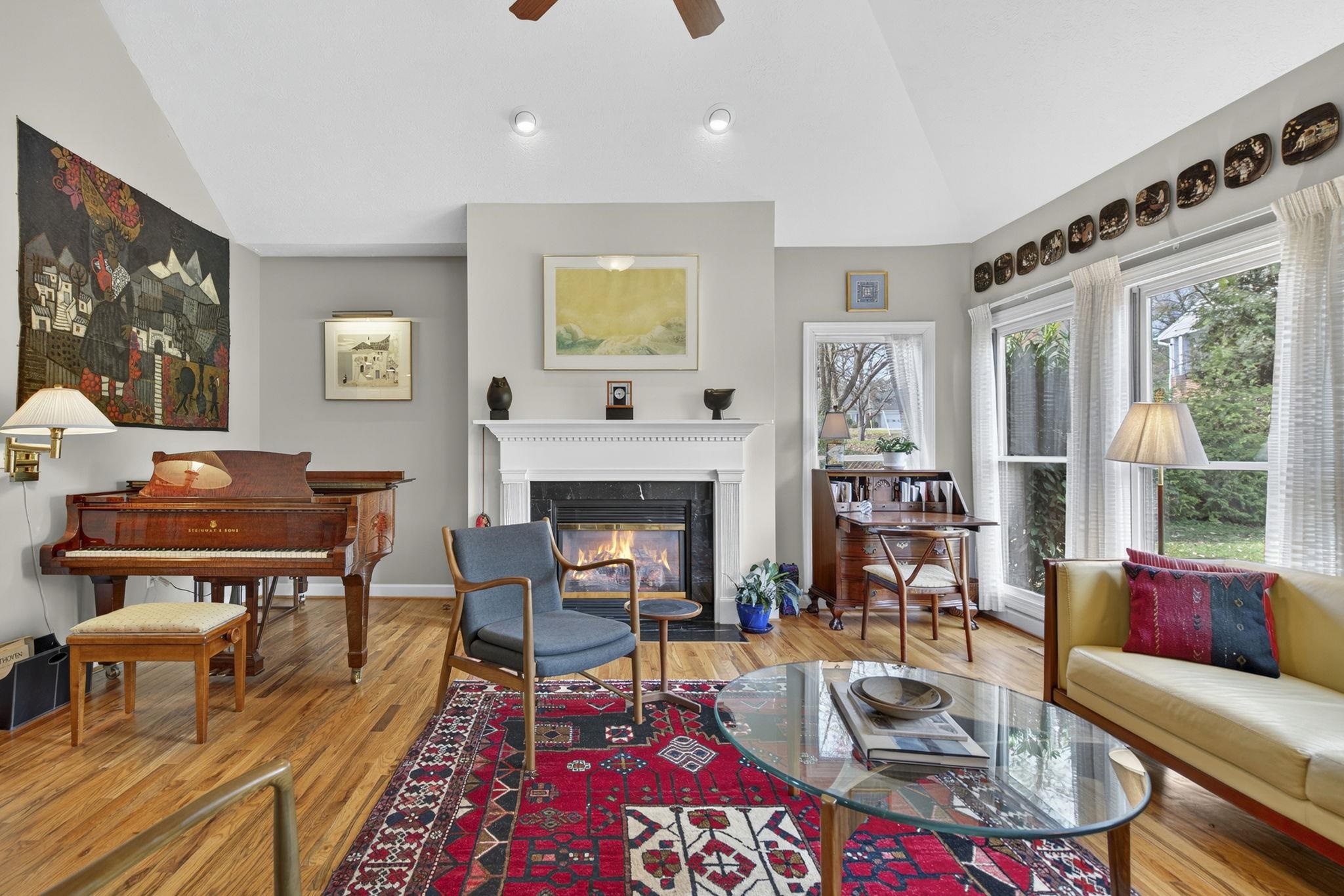 204 ROSE HILL CIR, STAUNTON, Virginia 24401, 3 Bedrooms Bedrooms, ,2 BathroomsBathrooms,Residential,204 ROSE HILL CIR,675041 MLS # 675041