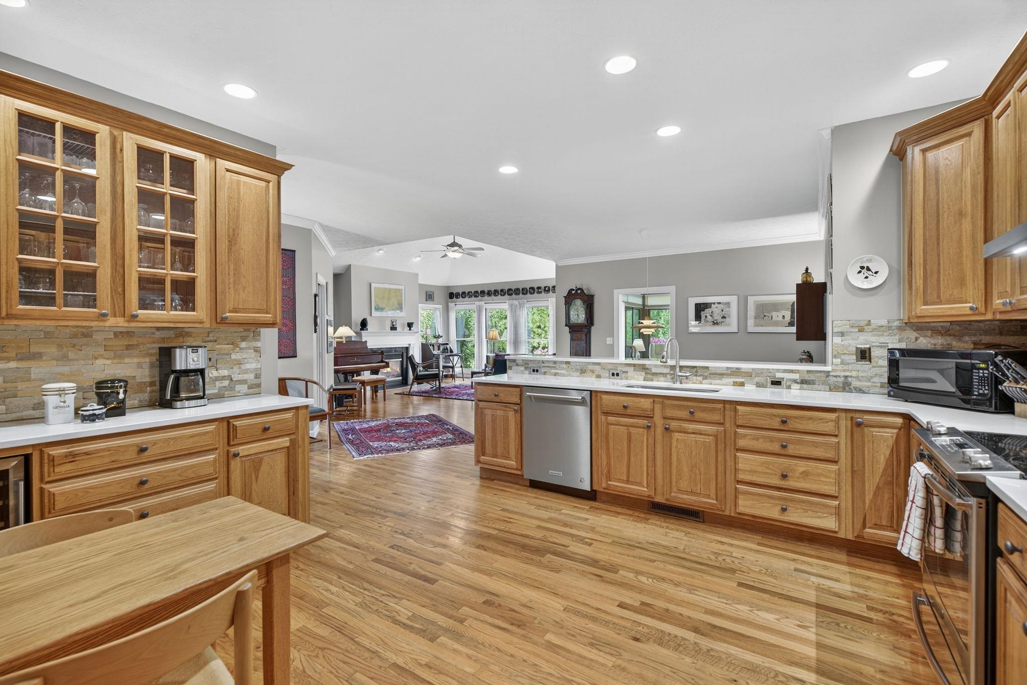 204 ROSE HILL CIR, STAUNTON, Virginia 24401, 3 Bedrooms Bedrooms, ,2 BathroomsBathrooms,Residential,204 ROSE HILL CIR,675041 MLS # 675041