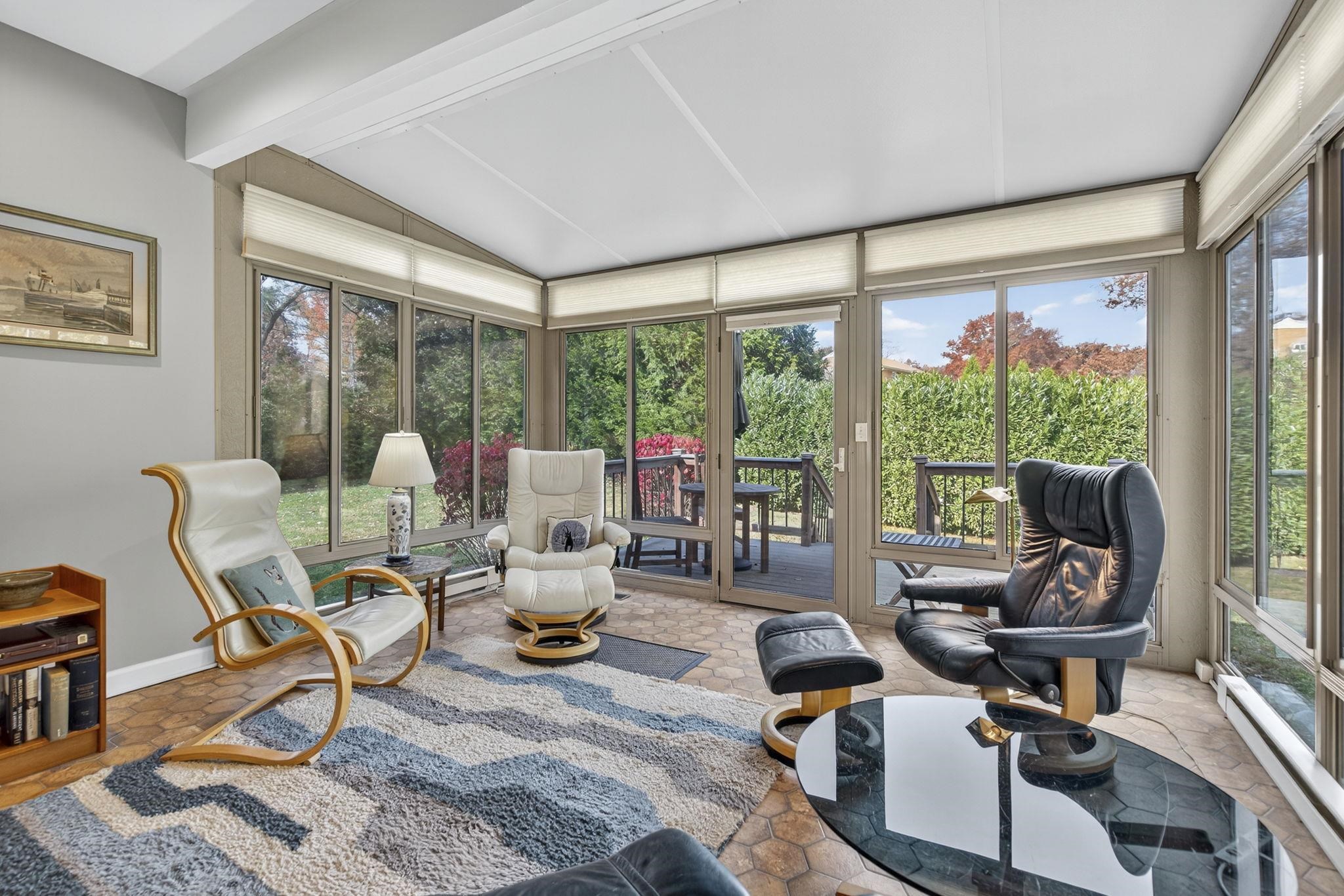 204 ROSE HILL CIR, STAUNTON, Virginia 24401, 3 Bedrooms Bedrooms, ,2 BathroomsBathrooms,Residential,204 ROSE HILL CIR,675041 MLS # 675041