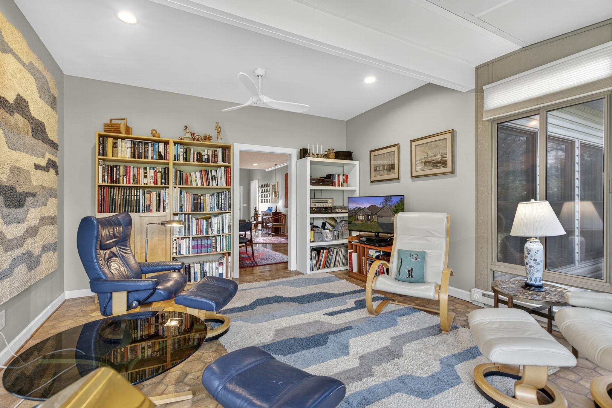 204 ROSE HILL CIR, STAUNTON, Virginia 24401, 3 Bedrooms Bedrooms, ,2 BathroomsBathrooms,Residential,204 ROSE HILL CIR,675041 MLS # 675041