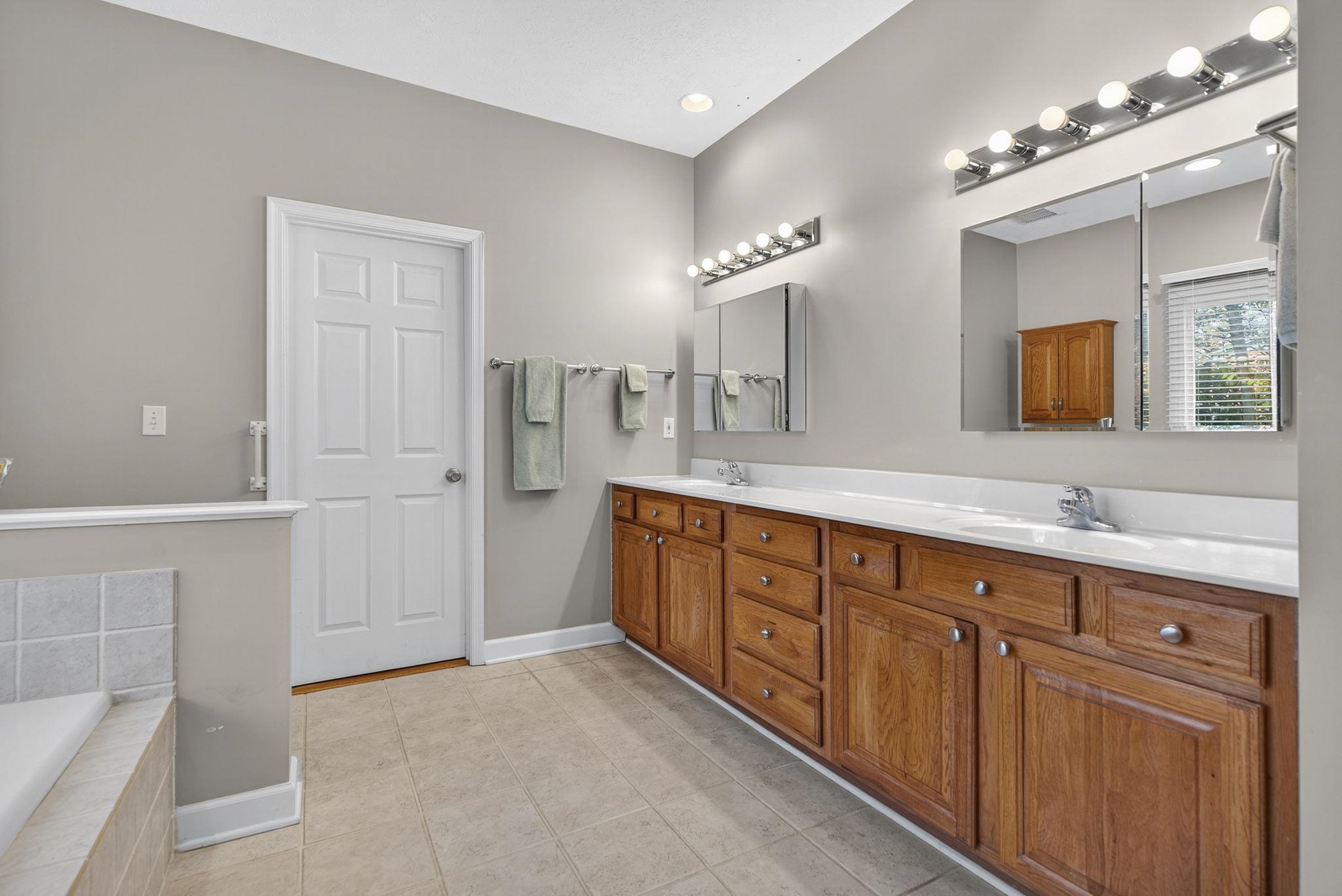 204 ROSE HILL CIR, STAUNTON, Virginia 24401, 3 Bedrooms Bedrooms, ,2 BathroomsBathrooms,Residential,204 ROSE HILL CIR,675041 MLS # 675041