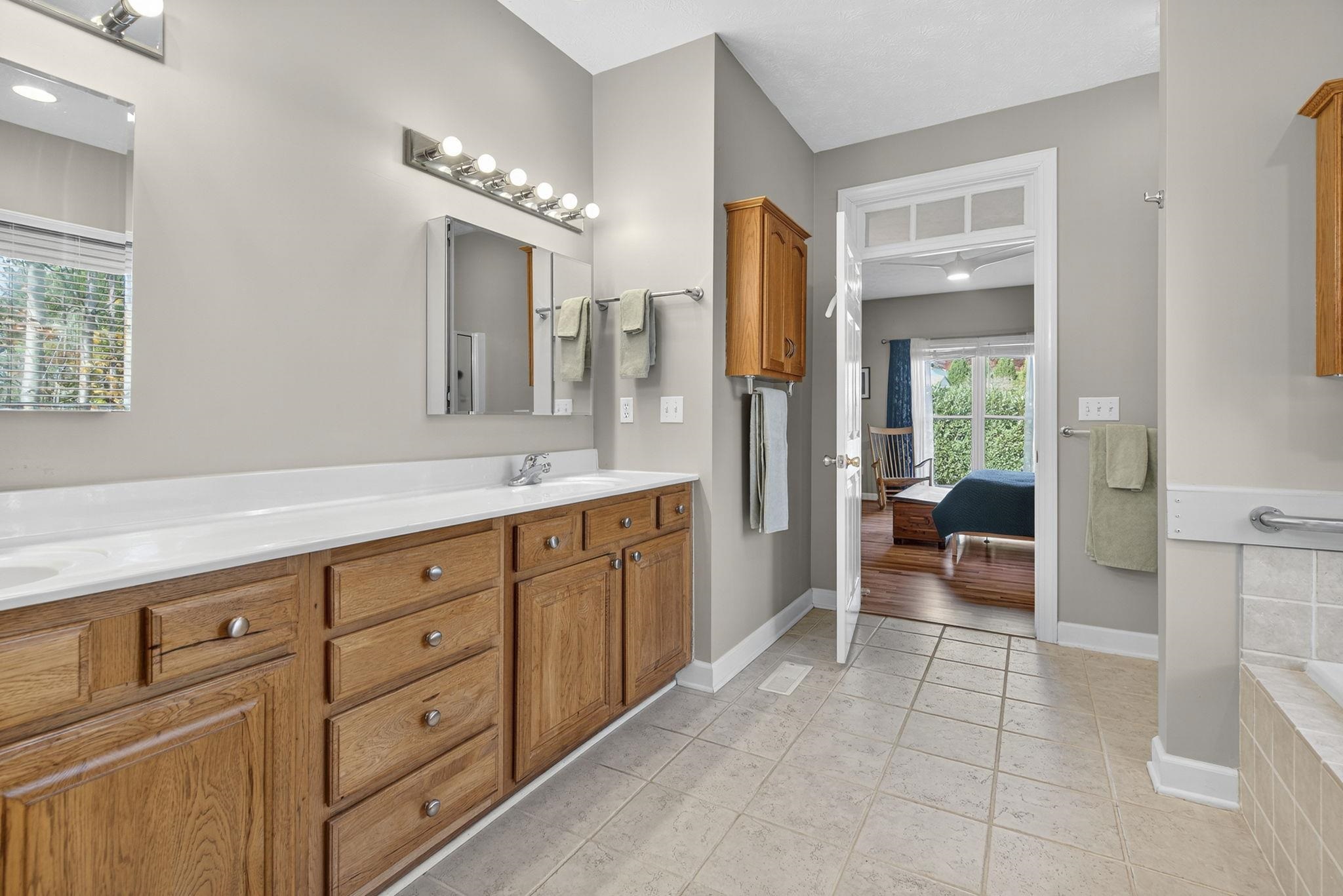 204 ROSE HILL CIR, STAUNTON, Virginia 24401, 3 Bedrooms Bedrooms, ,2 BathroomsBathrooms,Residential,204 ROSE HILL CIR,675041 MLS # 675041