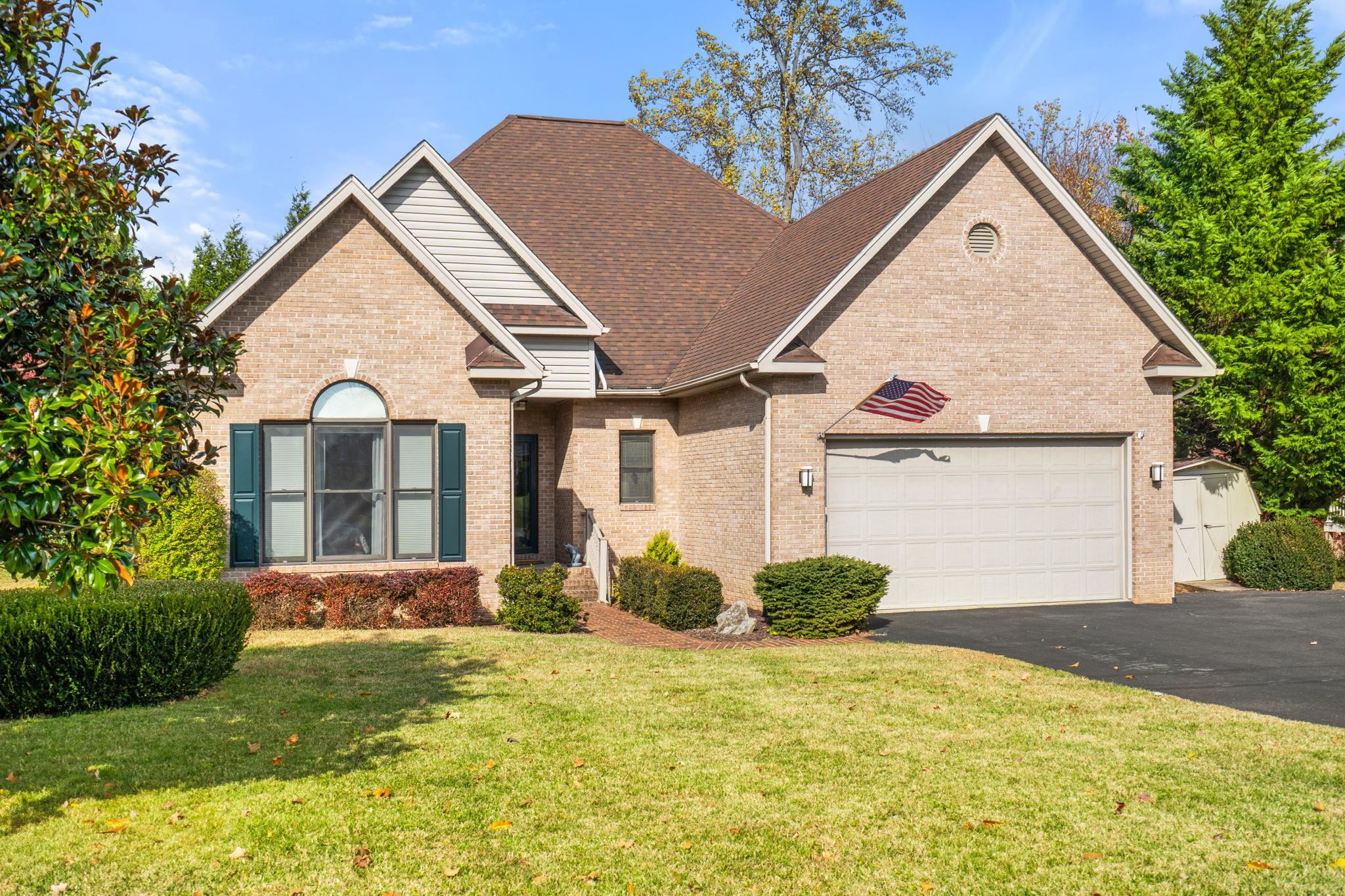 204 ROSE HILL CIR, STAUNTON, Virginia 24401, 3 Bedrooms Bedrooms, ,2 BathroomsBathrooms,Residential,204 ROSE HILL CIR,675041 MLS # 675041